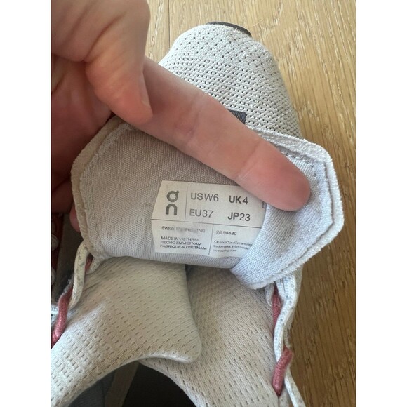 On Cloudnova 'Limelight Eclipse' Shoes Womens size 6 W6 Cloudtec - Picture 7 of 7